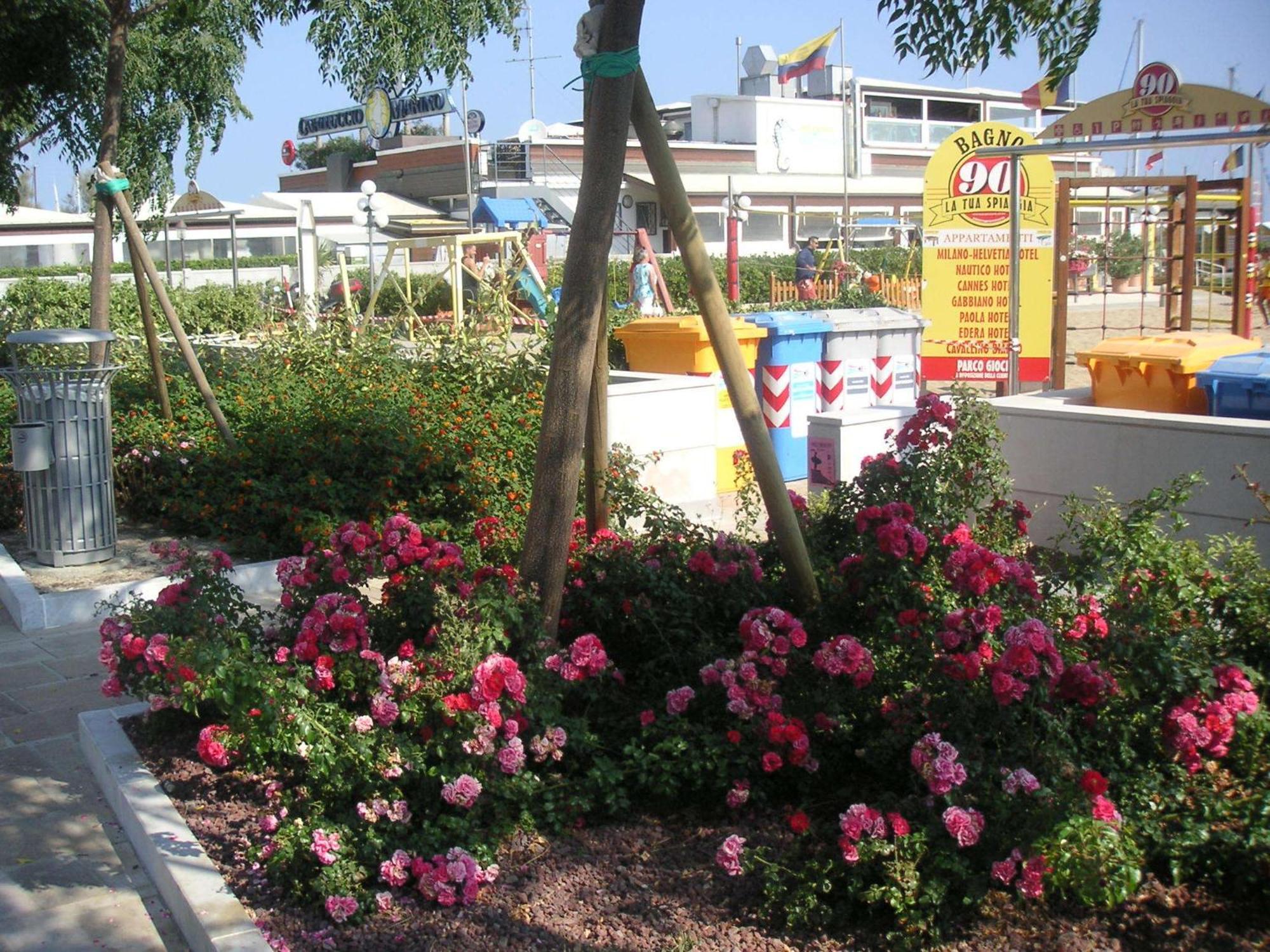 Hotel Canasta Riccione Bagian luar foto