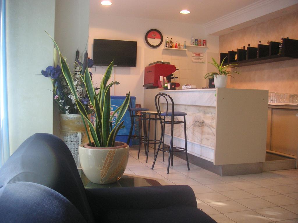 Hotel Canasta Riccione Bagian luar foto