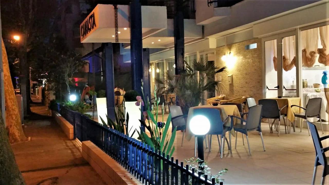 Hotel Canasta Riccione Bagian luar foto