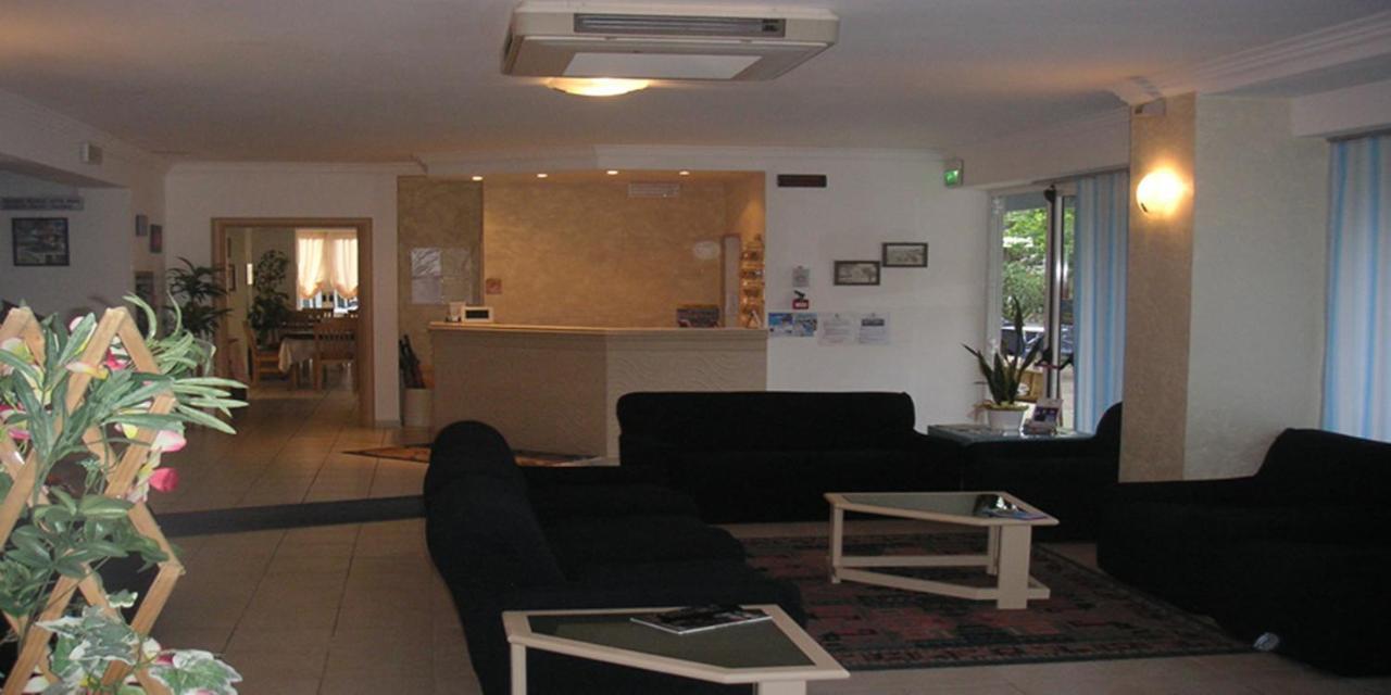 Hotel Canasta Riccione Bagian luar foto