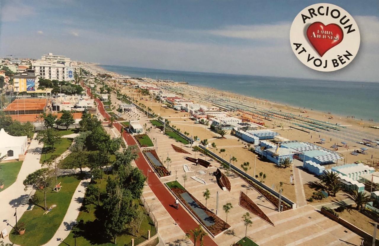 Hotel Canasta Riccione Bagian luar foto